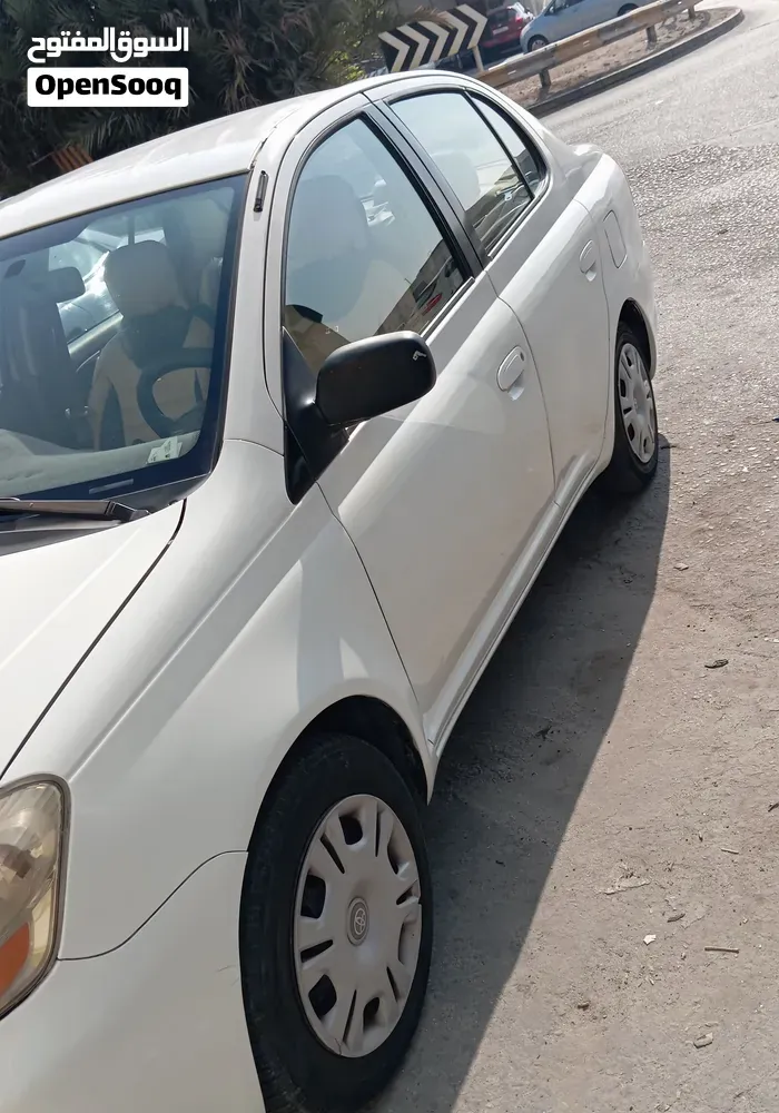 Toyota Echo 2005 photo 2