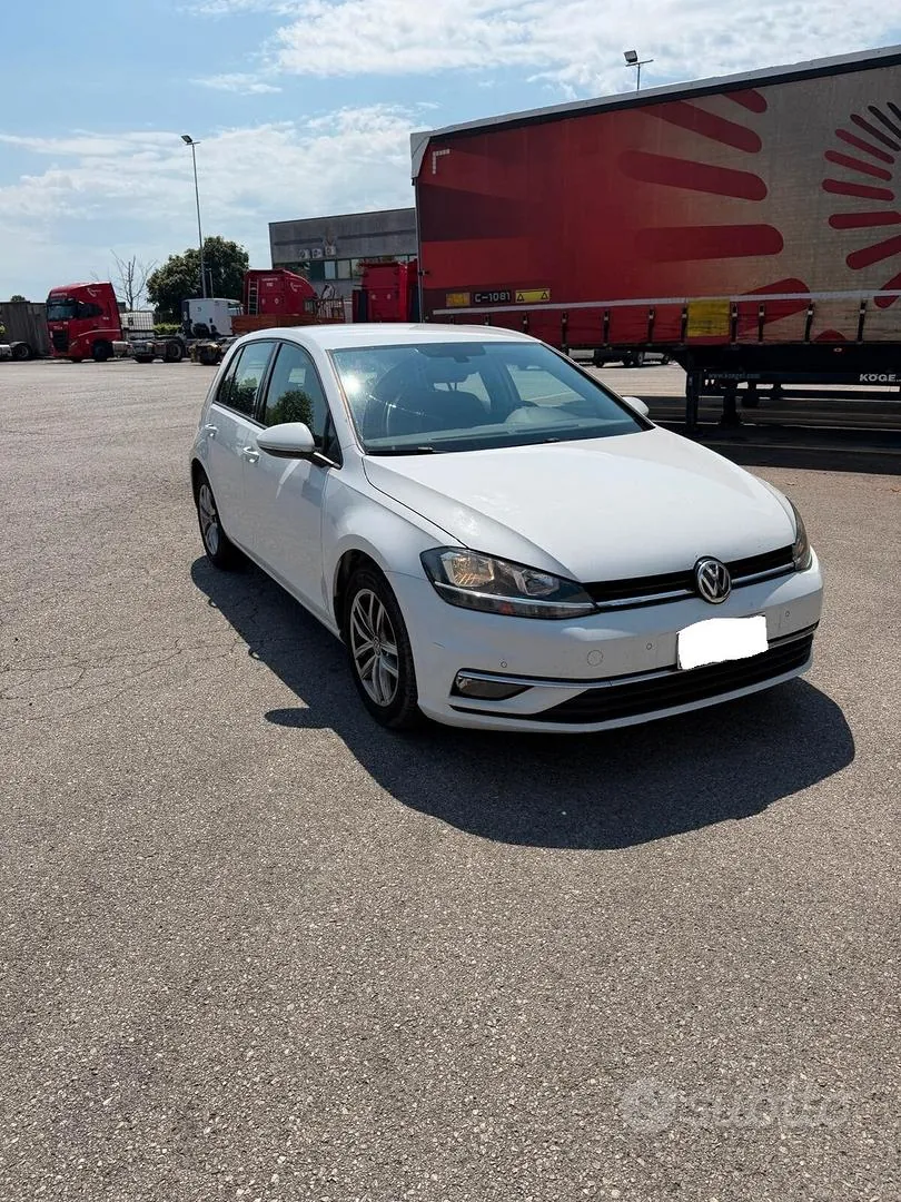 Volkswagen Golf 2018 photo 2