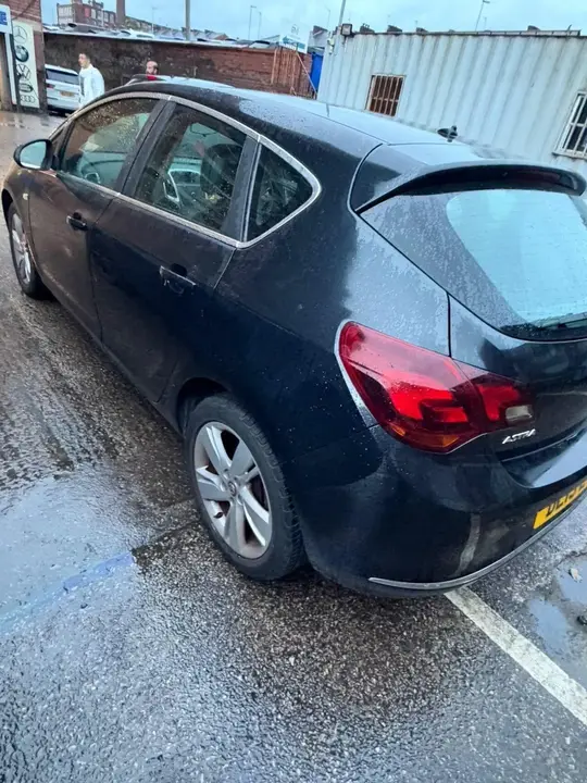Vauxhall Astra 2013 photo 5