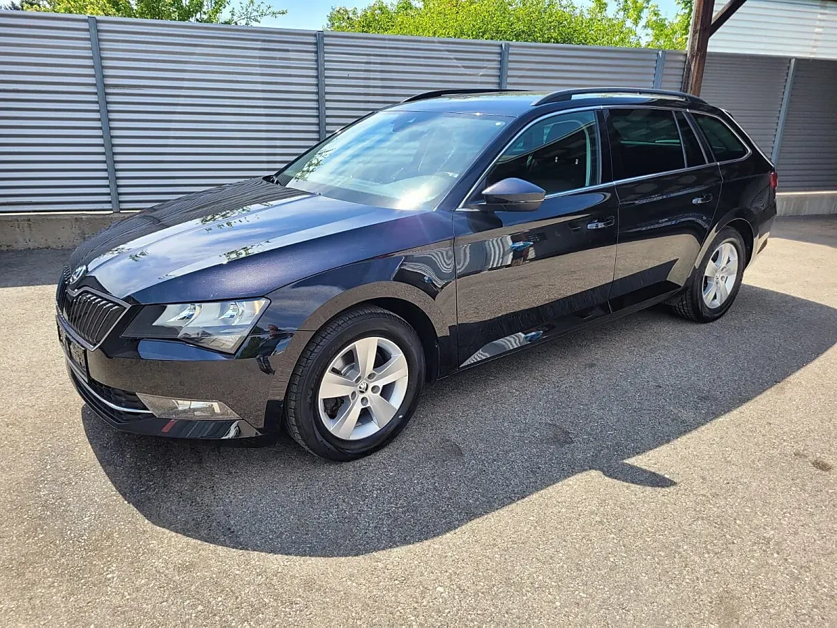 Skoda Superb 2019 photo 3