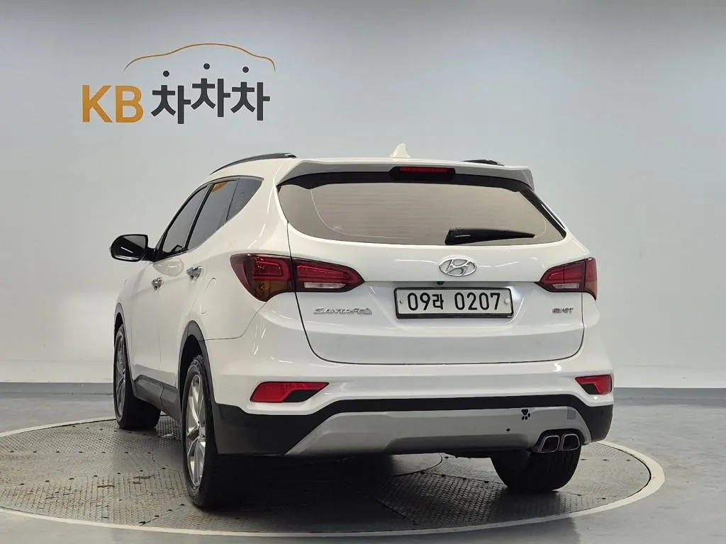 Hyundai Santa Fe 2017 photo 2