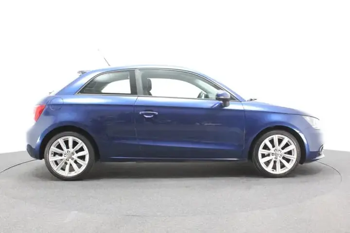 Audi A1 2010 photo 3