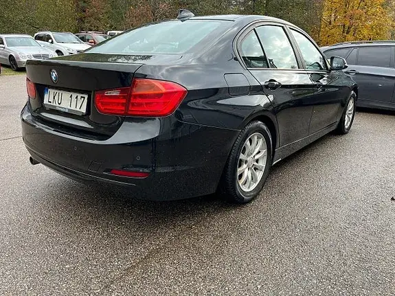 BMW 320D 2012 photo 2