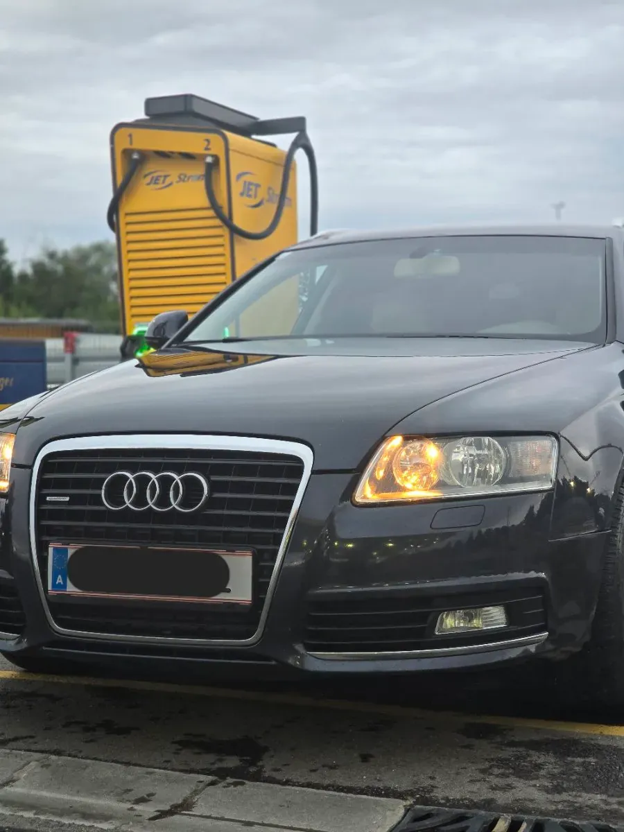 Audi A6 2011 photo 2