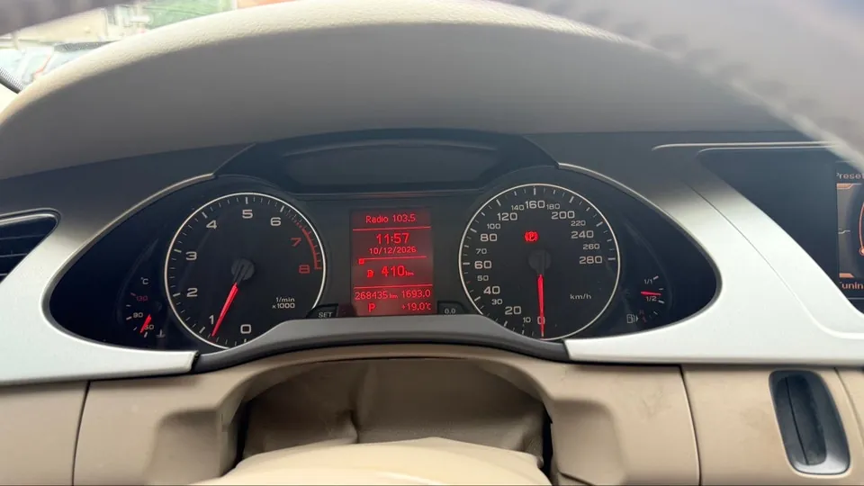 Audi A4 2009 photo 2