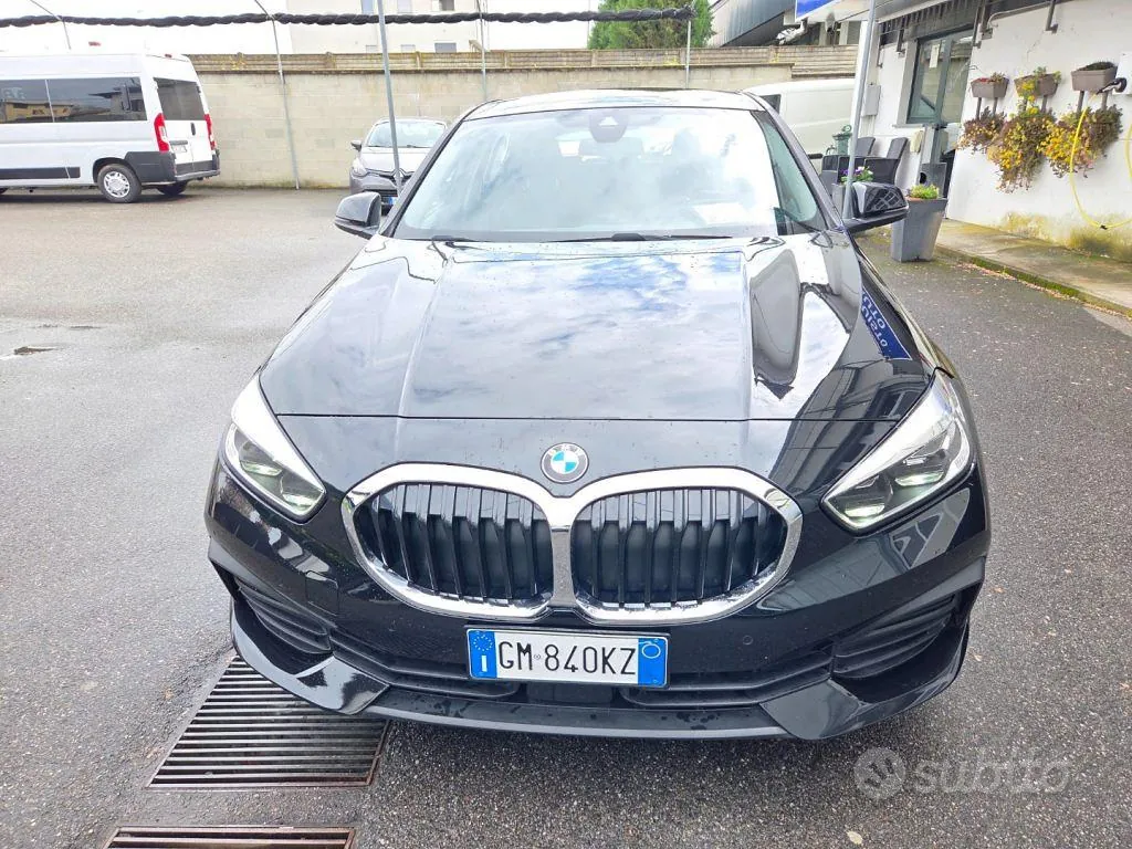 BMW 1 Series 2022 photo 2