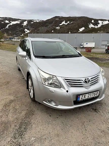 Toyota Avensis 2011 photo 2