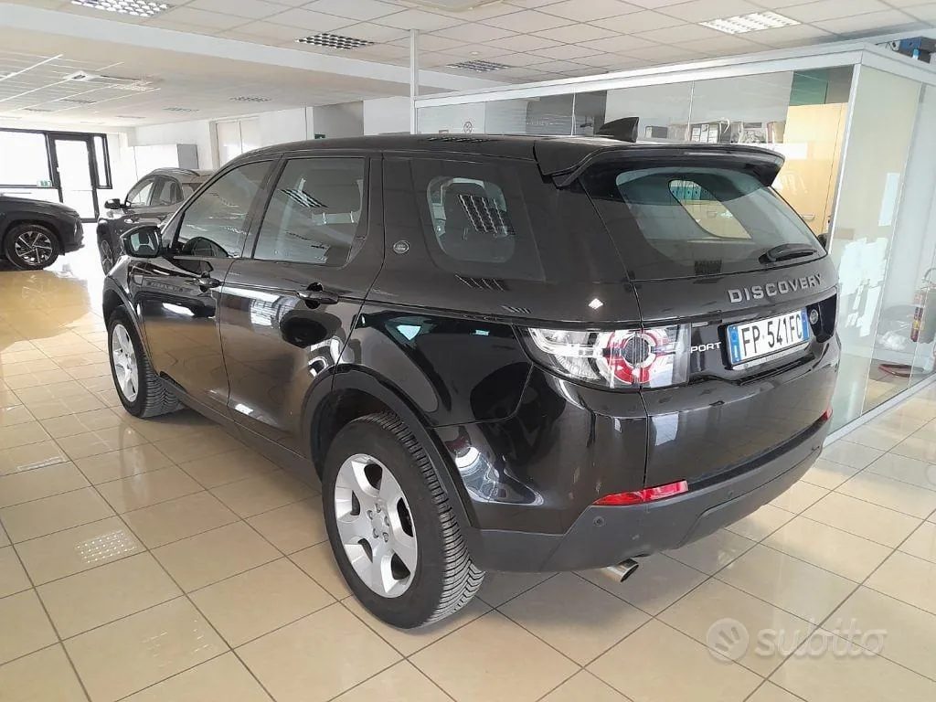 Land Rover Discovery Sport 2018 photo 4