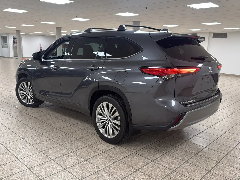 Toyota Highlander 2023 photo 4