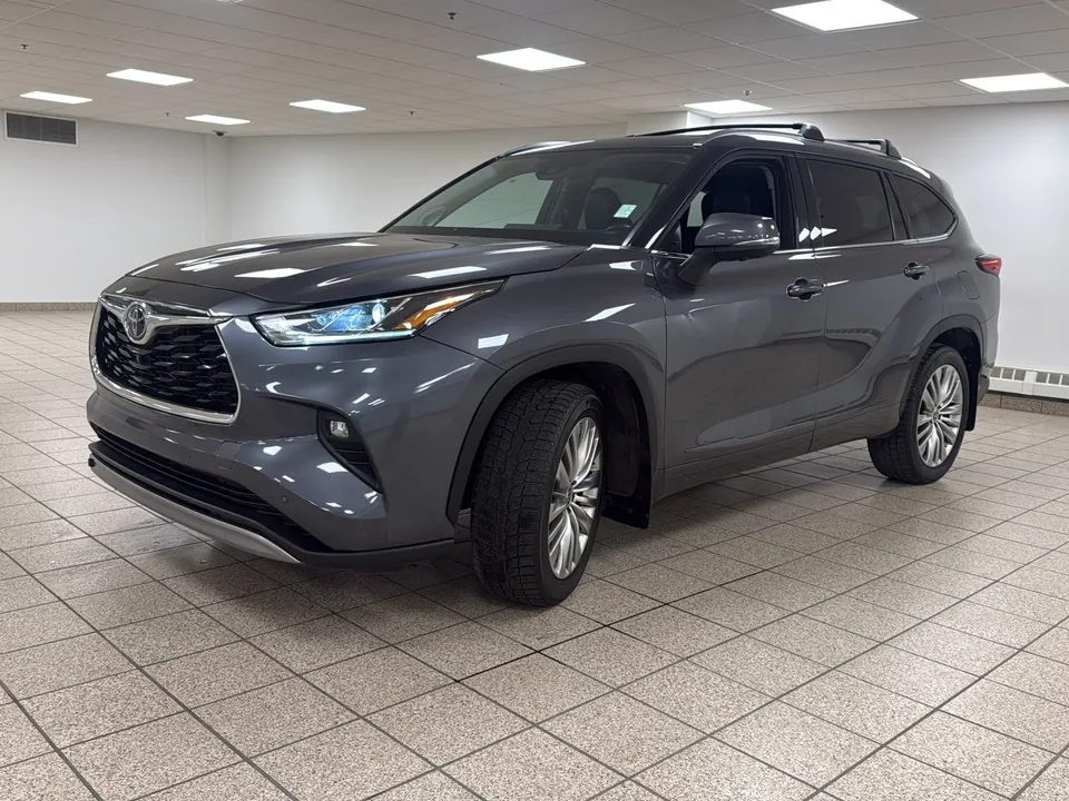 Toyota Highlander 2023 photo 2