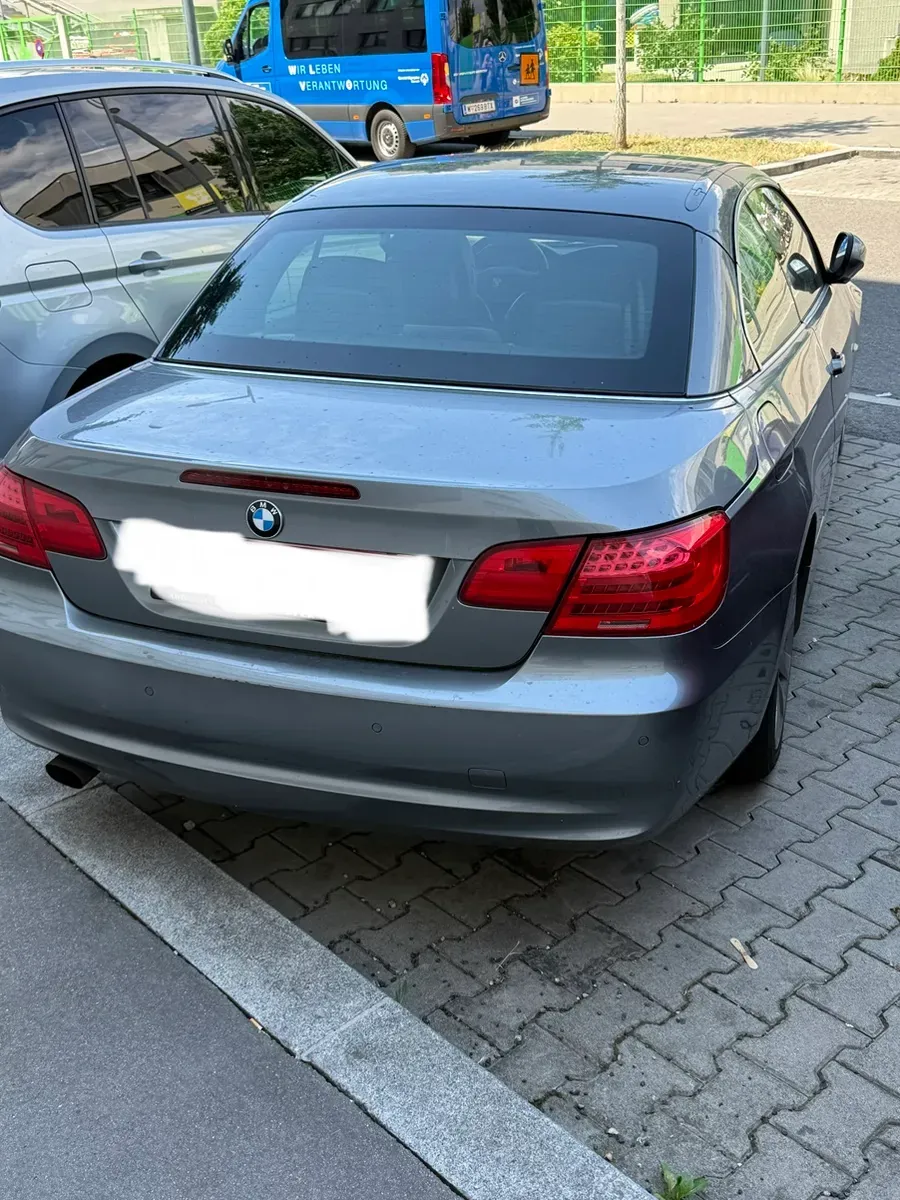 BMW 3 Series 2012 photo 2