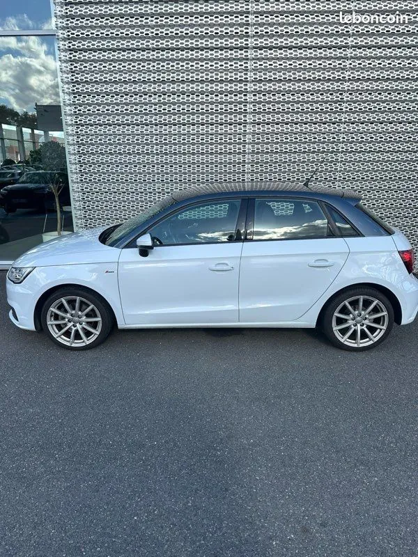 Audi A1 2015 photo 2