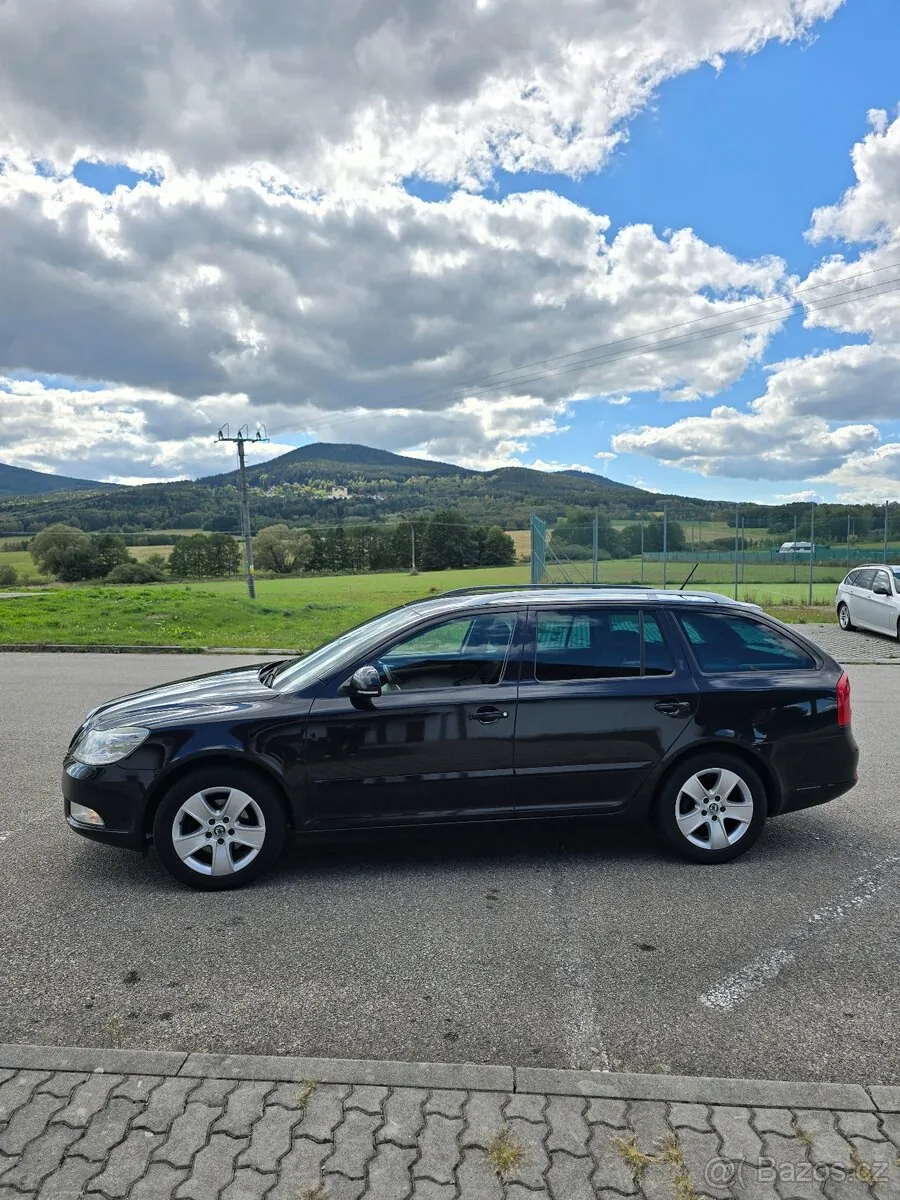 Skoda Octavia 2012 photo 4