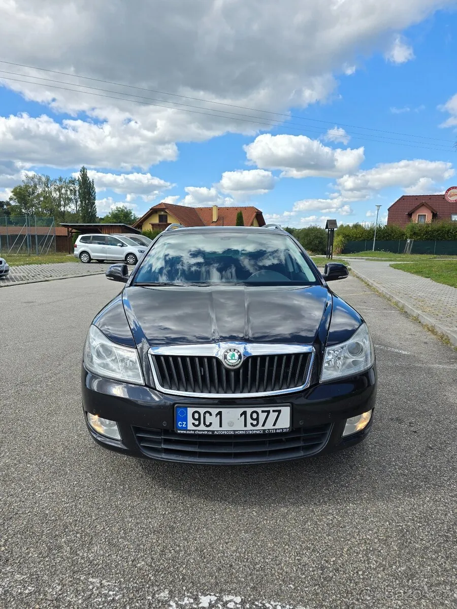 Skoda Octavia 2012 photo 2