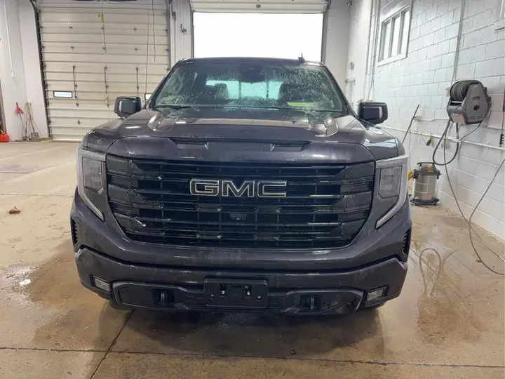 GMC Sierra 1500 2023 photo 2