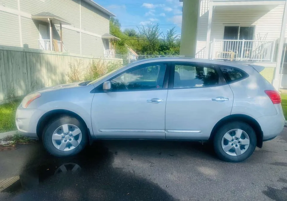 Nissan Rogue 2011 photo 3