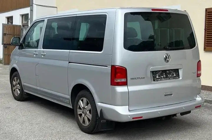Volkswagen T5 2011 photo 3