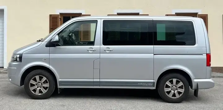 Volkswagen T5 2011 photo 2