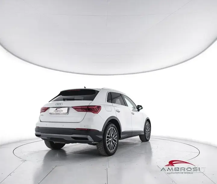 Audi Q3 2023 photo 3