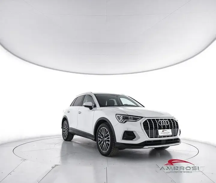 Audi Q3 2023 photo 2