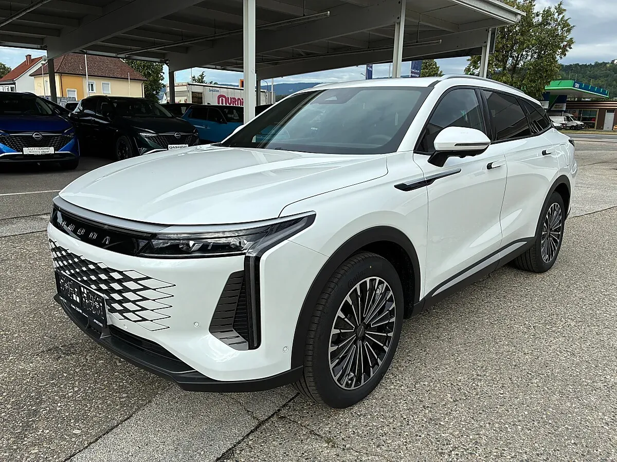 Hyundai Omoda 9