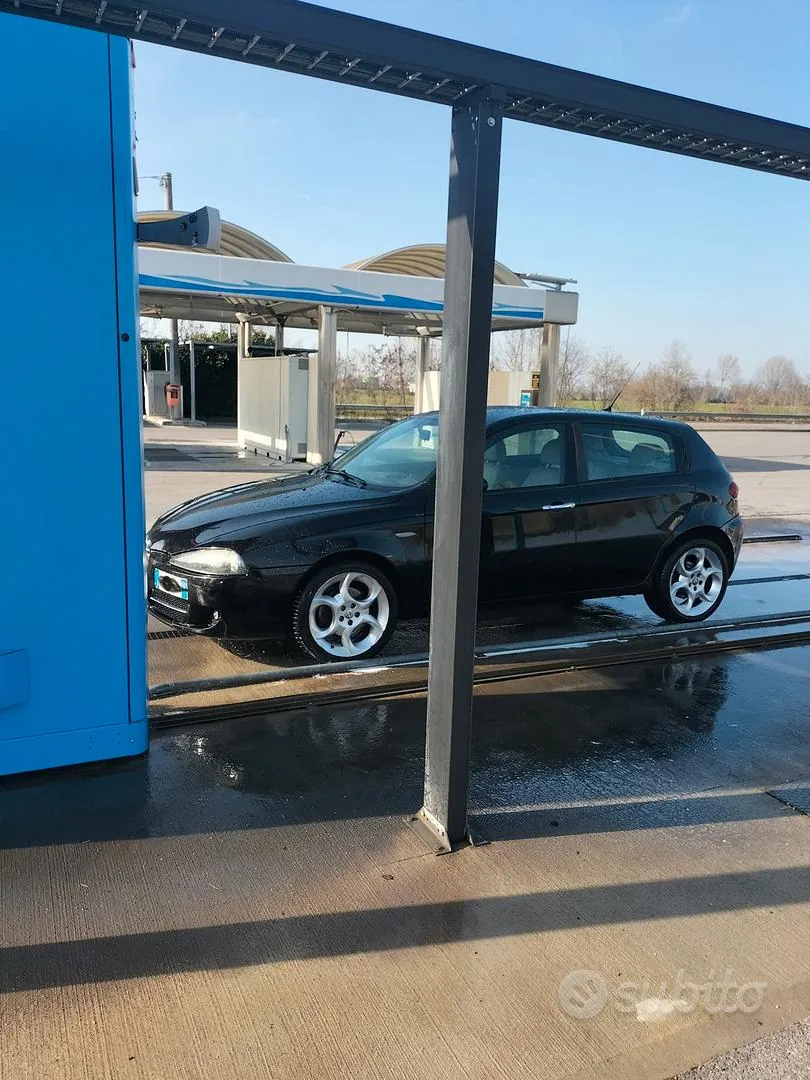 Alfa Romeo 147 2007 photo 2