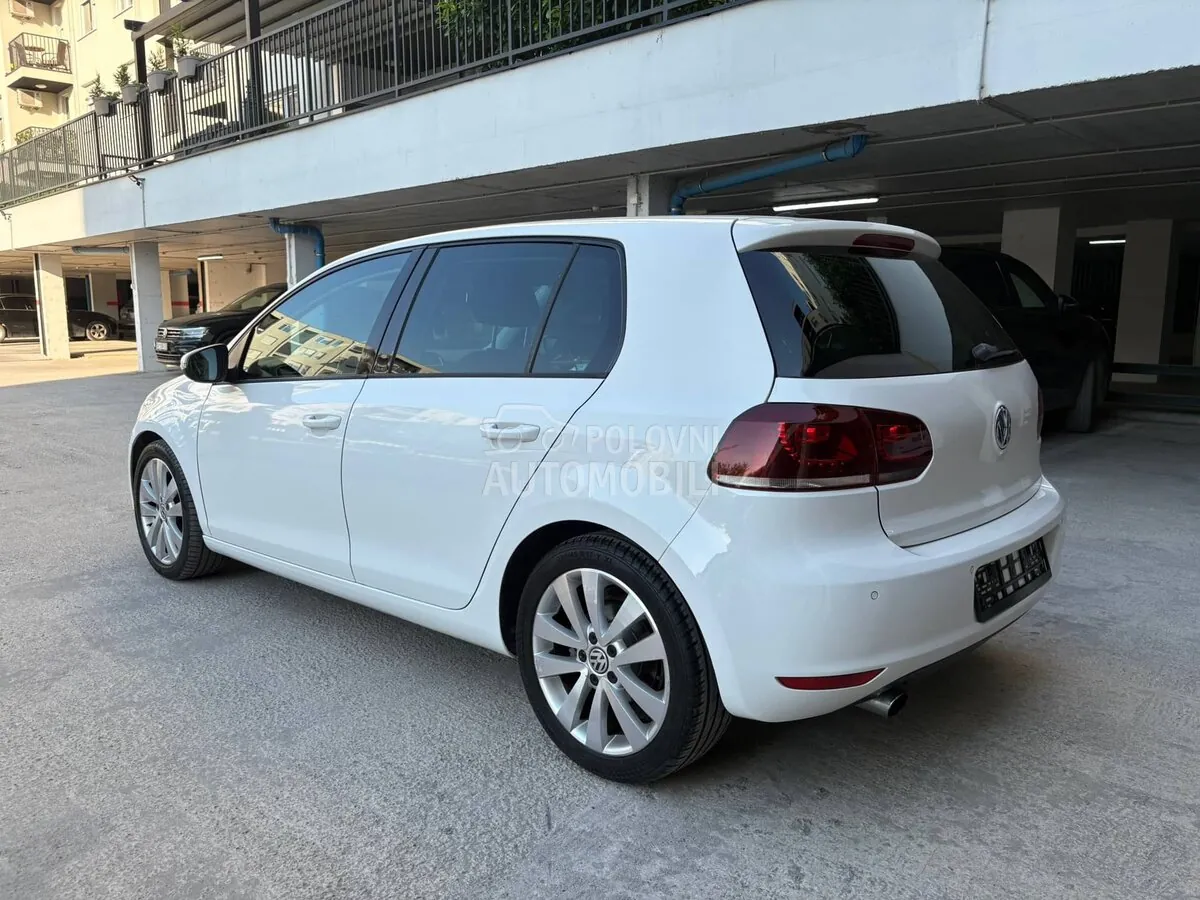 Volkswagen Golf 2010 photo 4
