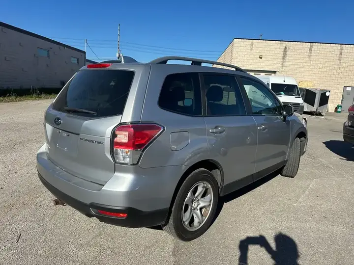 Subaru Forester 2018 photo 3