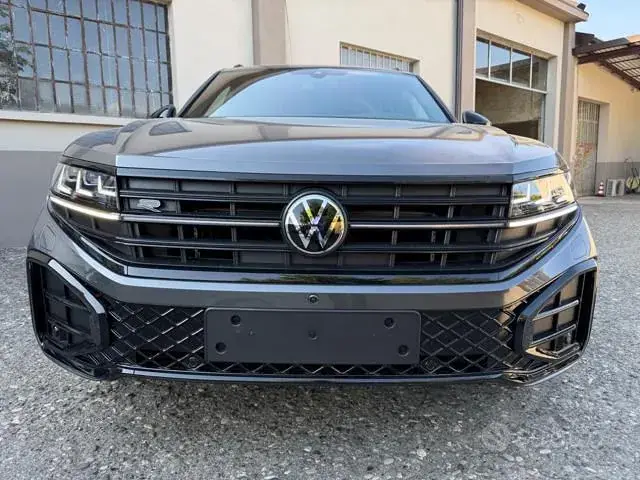 Volkswagen Touareg 2026 photo 2
