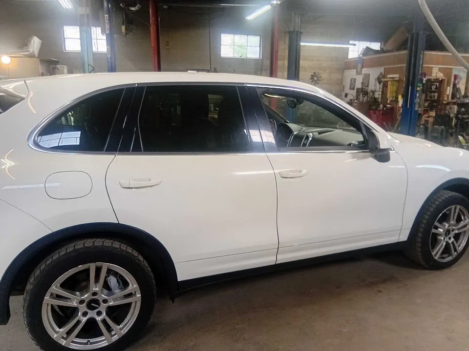 Porsche Cayenne 2012 photo 3