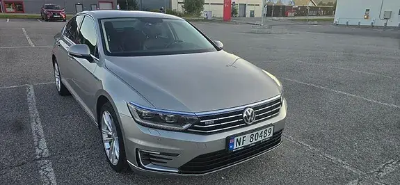 Volkswagen Passat 2017 photo 2