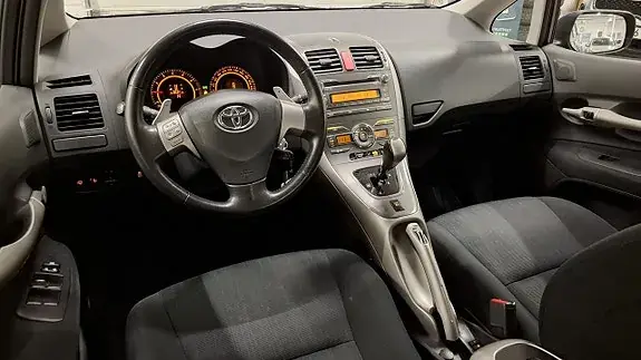 Toyota Auris 2008 photo 2