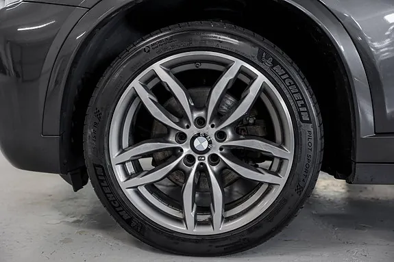 BMW X4 2016 photo 2