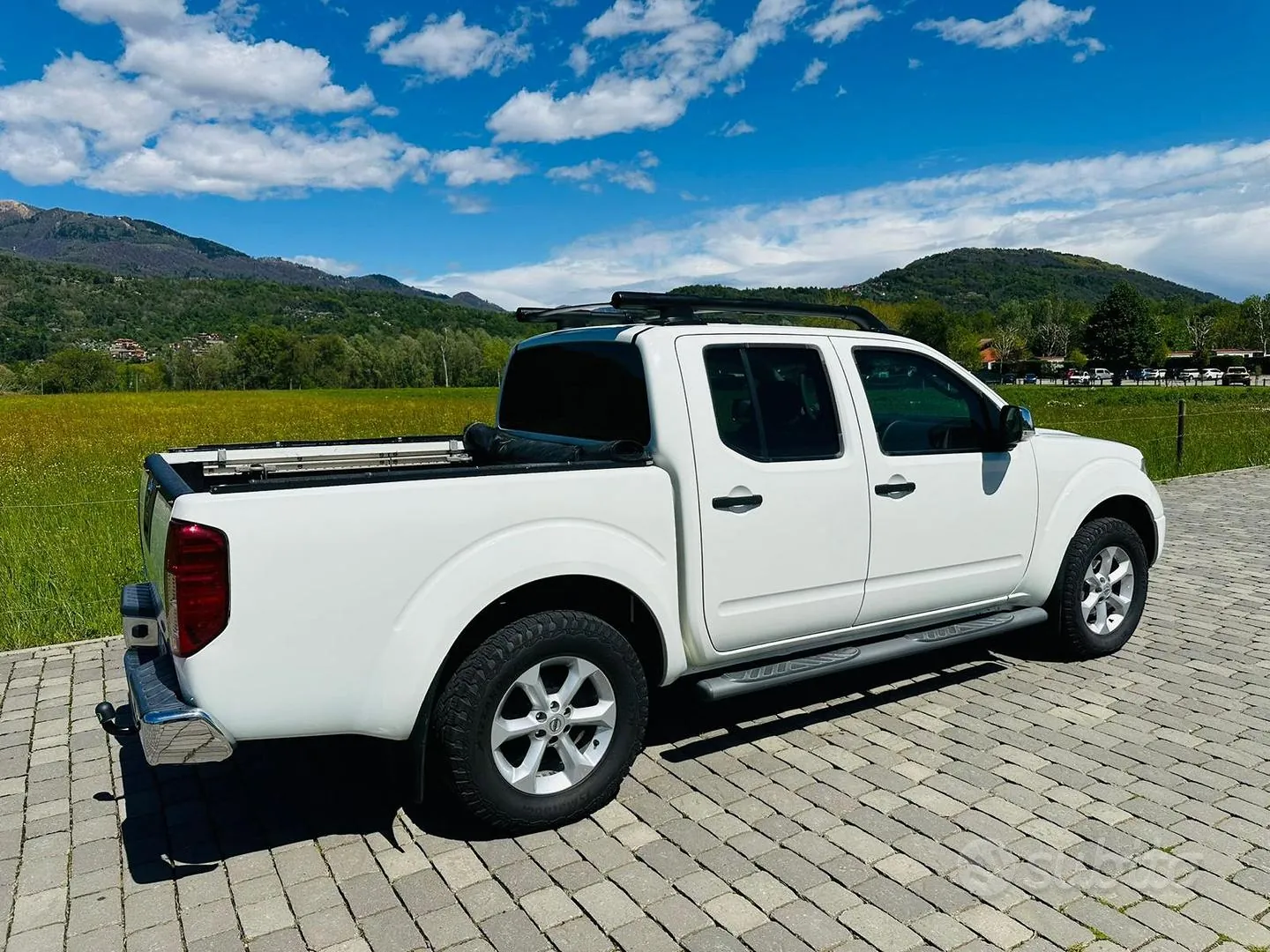 Nissan Navara 2009 photo 2