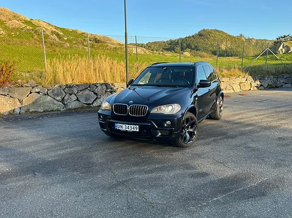 BMW X5 2010 photo 2