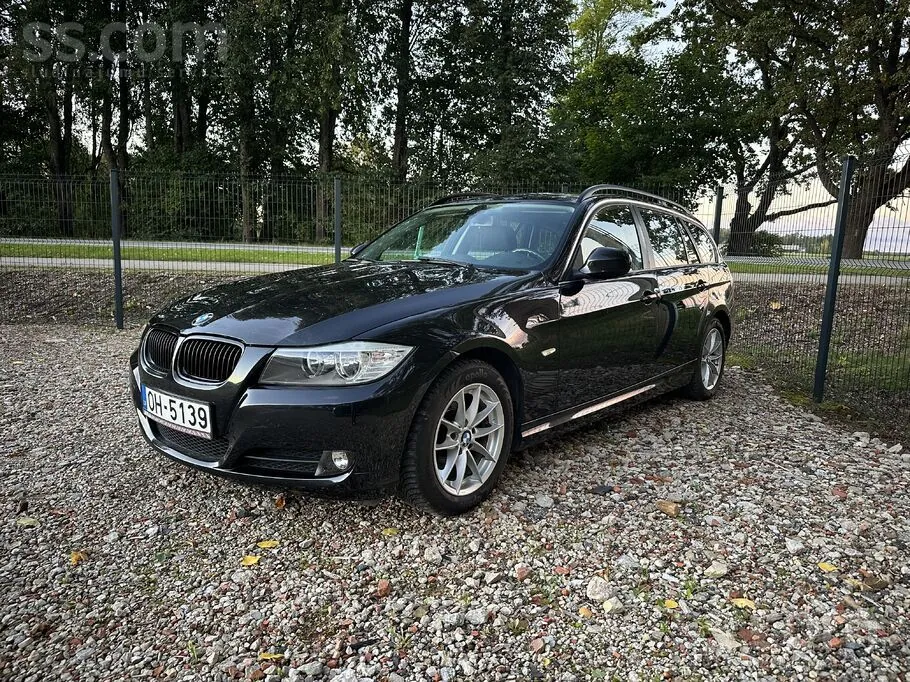 BMW 318 2010 photo 2
