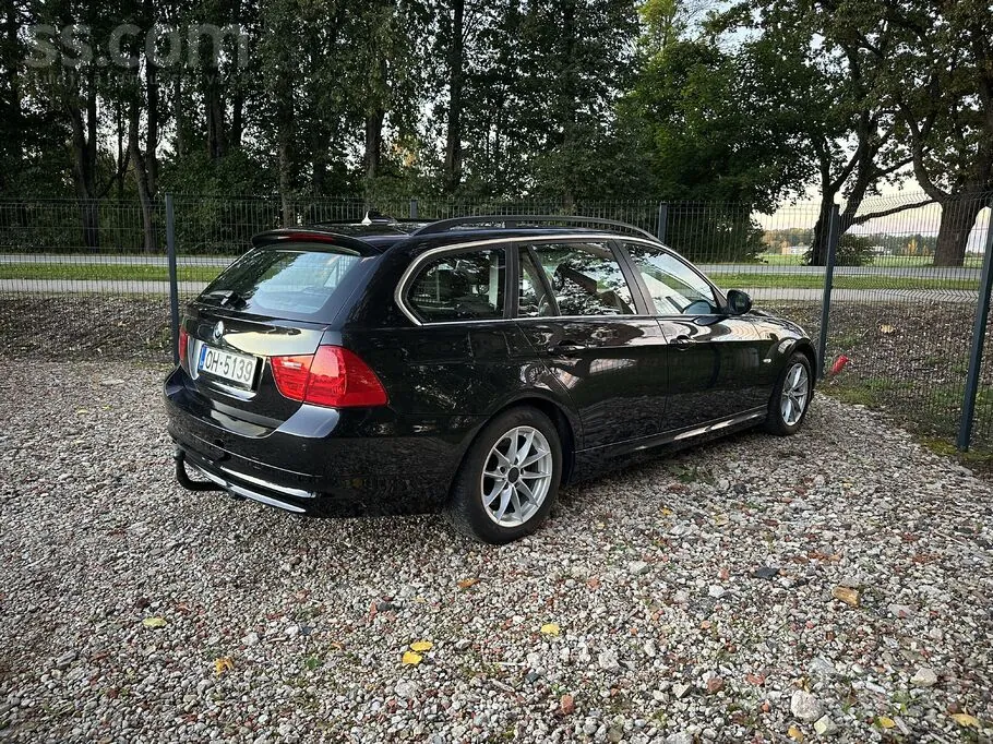 BMW 318 2010 photo 5