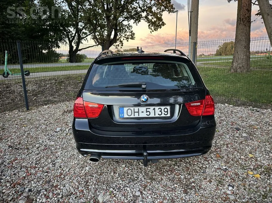 BMW 318 2010 photo 4