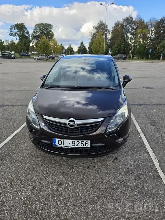 Opel Zafira Tourer 2012 photo 3