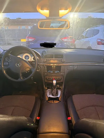 Mercedes-Benz E200 2005 photo 3