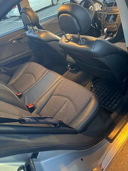 Mercedes-Benz E200
