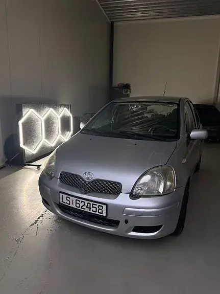 Toyota Yaris 2005 photo 2