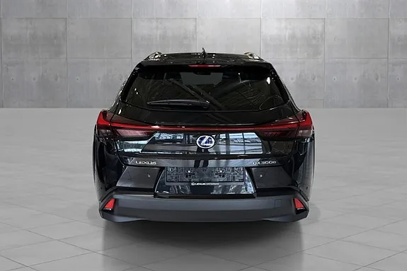 Lexus Ux300E 2023 photo 4