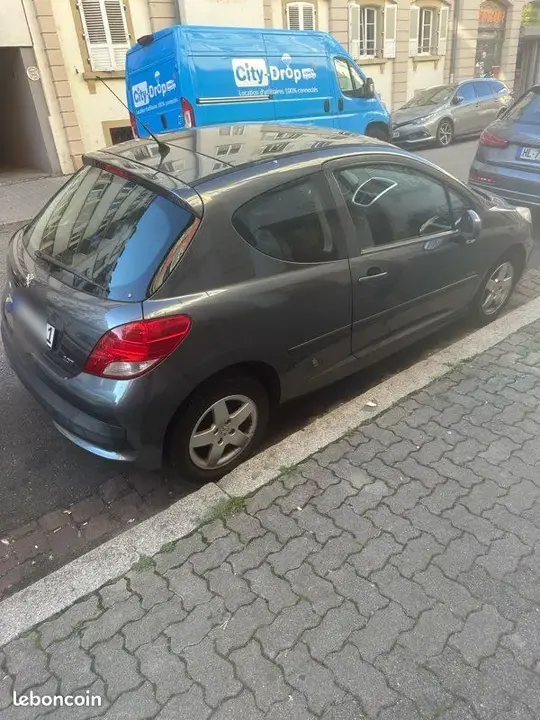 Peugeot 207 2010 photo 3