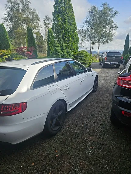 Audi A4 2010 photo 4
