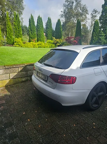 Audi A4 2010 photo 3