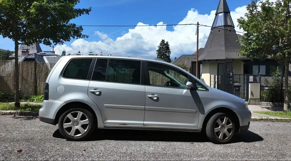 Volkswagen Touran 2004 photo 3