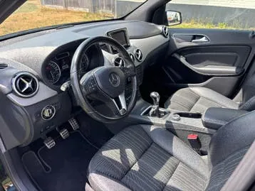 Mercedes-Benz B-Class 2014 photo 2