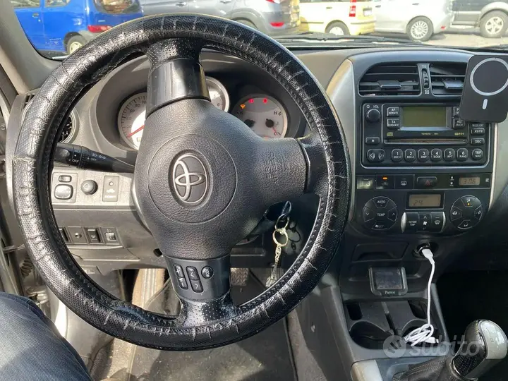 Toyota Rav4 2004 photo 5