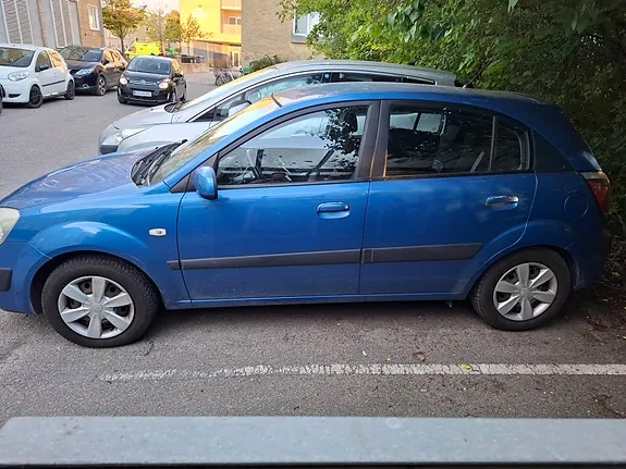 Kia Rio 2006 photo 3